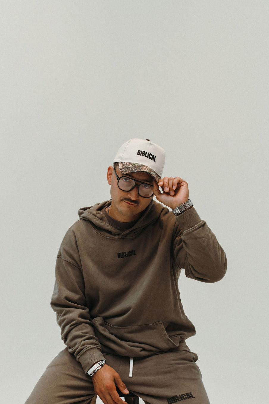 Set Top [black text]